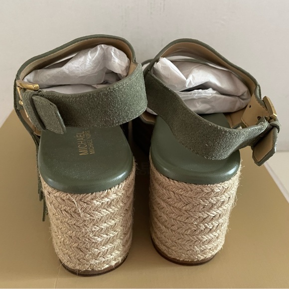 MICHAEL KORS HANA MID WEDGE Sandal - Picture 5 of 7